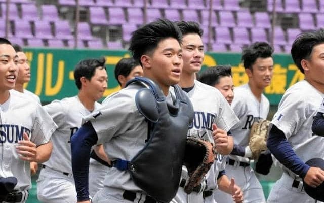 2年生で主将兼捕手　立命館宇治の江原「まさか」から「やりやすい」