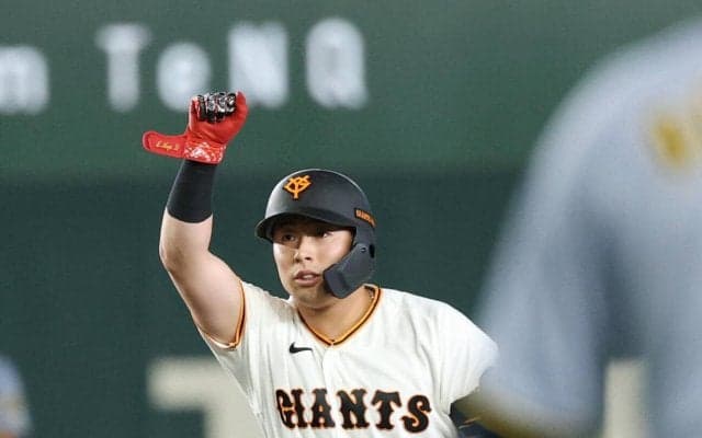 【巨人】舞い降りた幸運…浅野翔吾が今季初昇格即スタメンの初打席で二塁打　阪神守備陣お見合い