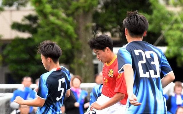 【高校サッカー】藤枝明誠８強　本職センターFW丸野八雲　新境地左サイドハーフで２得点