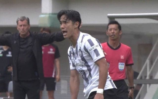 「カードも出ない理由ってなんや？」元日本代表FW武藤嘉紀の報復行為から一触即発の小競り合いに発展「落ち着いて」「キレすぎやろ」