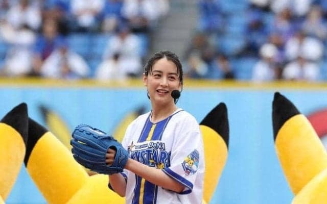 「悔しがってる姿すら異次元の可愛さ」山本美月が始球式で見せたキュート過ぎるリアクションにファン歓喜　ＤｅＮＡ戦の始球式登場「神じゃない？」「全部好き」