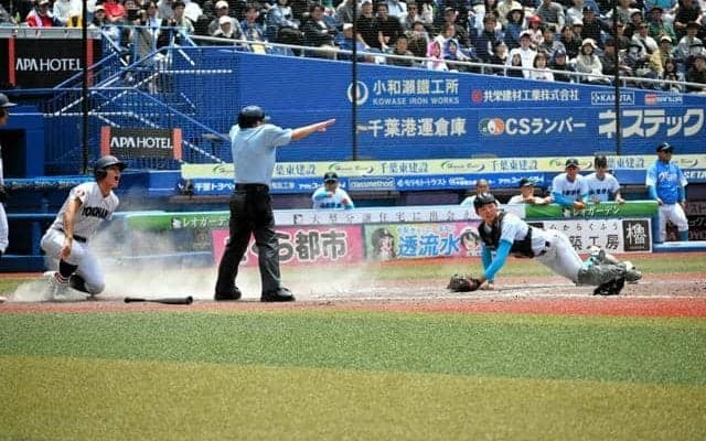 山梨学院、決勝進出ならず　2年生バッテリー奮闘　高校野球関東大会