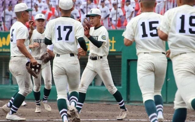報徳学園の3年生左腕が1失点完投！龍谷大平安との伝統校対決制して準決勝進出【近畿大会】
