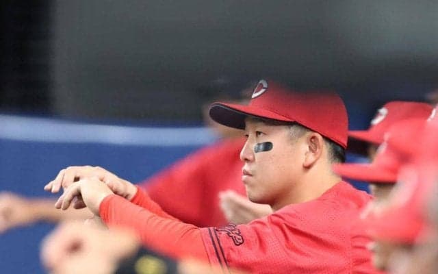 広島・小園が二回守備から途中交代　序盤での交代アナウンスにスタンドざわつく　１打席目は三ゴロ
