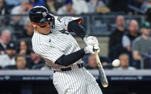 ジャッジが劇的サヨナラ弾…村上宗隆に並ぶリーグトップ17号　12試合ぶり一発に本拠地熱狂