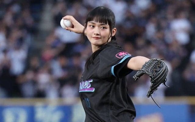 超人気アイドルが「リベンジしたい」　2年連続の大役決定…“特別ユニ”でガッツポーズ