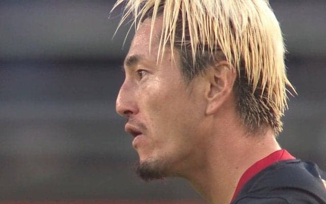 レベチ！鈴木優磨、トラップ際を狙ったボール奪取が秀逸過ぎると話題「競らずに狙ってるのは流石」「ファールの貰い方からその後のアピールも含めて上手い」