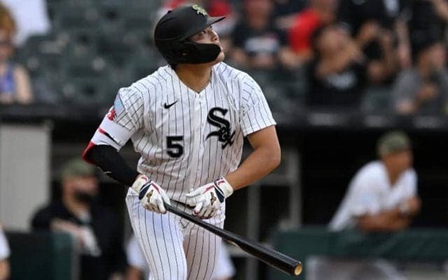 村上宗隆が豪快18号　ジャッジ突き放し再びトップ　日本人1年目の歴代2位タイ…年間55発ペース、本拠地大歓声