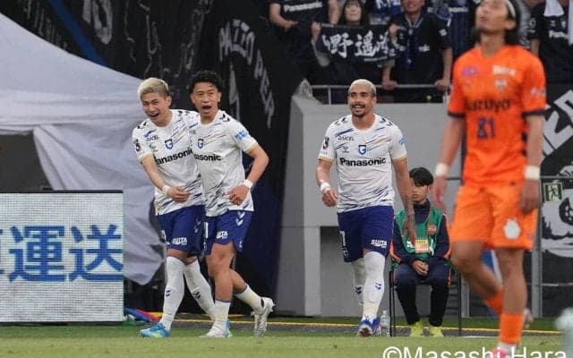 5万超が沸いた“オレンジvs青黒”の国立決戦！G大阪がギラギラFW南野遥海の2発で清水に逆転勝ち！百年構想リーグ最多動員試合を現地撮影