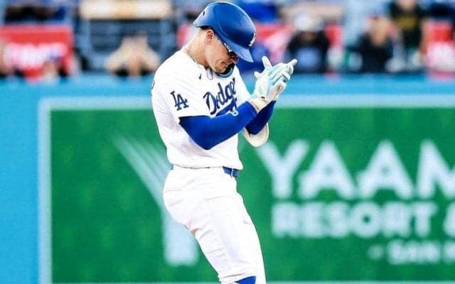 ドジャース　キケ・ヘルナンデスが記念日に復帰即マルチ　長男誕生から３カ月　パパと目元がそっくり！妻・マリアナさんが公開