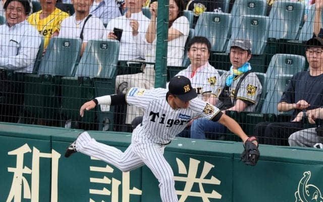【阪神】ドラ１立石正広に拍手喝采　甲子園初の三塁守備で好プレー　ピックアップ練習の成果出た