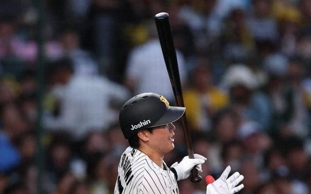 【阪神】伏見寅威、昨季最優秀バッテリー賞の元相棒からチーム初安打