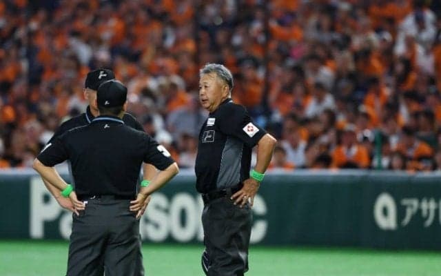 巨人戦で続く“異例”の事態　スタッフが打球に触り打者アウトに…審判団2度目の協議に騒然