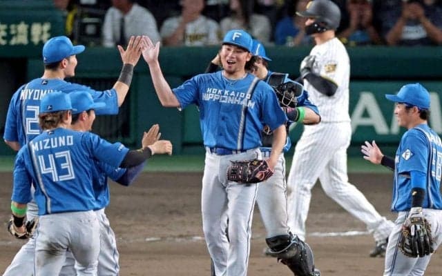新庄監督　通算３００勝目「甲子園でできたのはうれしい」　「試合前に叱り倒して」完封で連敗止めたエース伊藤「許す」
