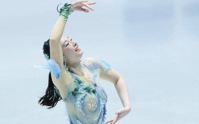 「写真集出ないですか〜？」競技に“一区切り”のフィギュア女子、モデル姿で笑顔…「綺麗で素敵すぎます」