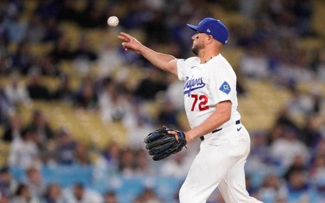 ドジャース野手ロハス、大量リードの９回登板　２本塁打浴び５失点で球場騒然　大谷翔平途中交代