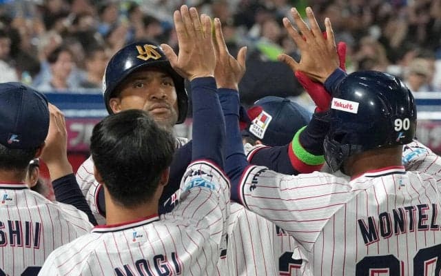【ヤクルト】敗色濃厚も８回にサンタナ同点10号２ラン　投手陣踏ん張り引き分け
