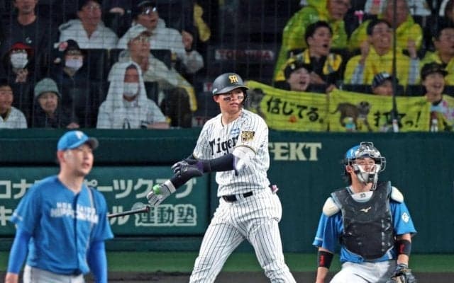 阪神・森下  キング弾！輝に並んだ弾丸１２号  ９０キロスローカーブをフルスイング「うまく待って打てた」甲子園６本目