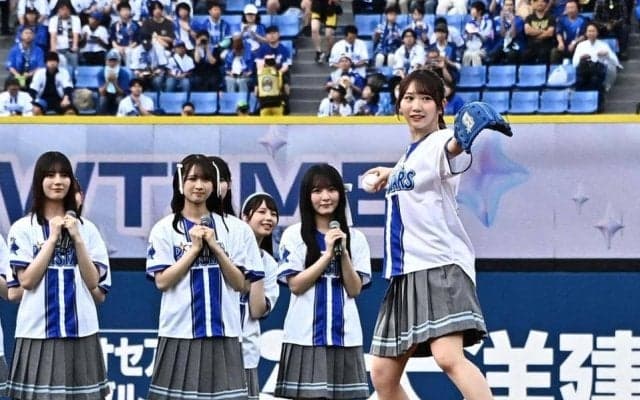 日向坂４６・藤嶌果歩　ハマスタ始球式で豪快ノーバン！