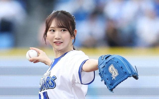 【DeNA】日向坂46の藤嶌果歩「460点です」セレモニアルピッチでノーバン投球で歓声
