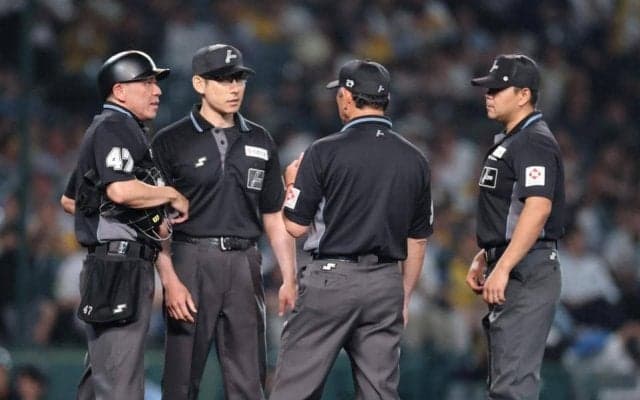 阪神－日本ハム戦で珍事　Ｗジャッジで球場困惑→球審はファウル、三塁塁審はフェア　協議の末日本ハムの４点目消滅で甲子園大歓声