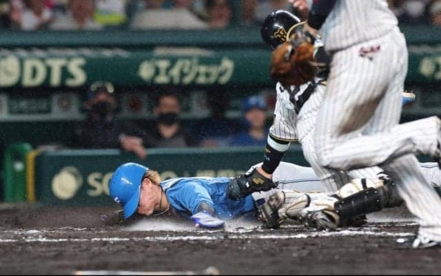 日本ハム　１８年ぶり交流戦３連勝発進！勝率５割に復帰　粘り腰で阪神のプロ初先発右腕攻略→九回にスクイズでダメ押し点　福島は７回１失点好投