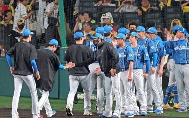日本ハム・新庄監督　古巣阪神に３連勝！就任５年目で初　九回執念タクトに応えた細川「全員でとりにいった１点」
