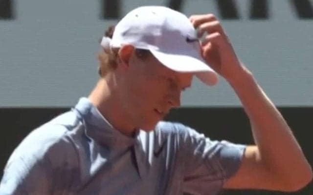 一体何が…？「今日は私の日じゃなかった」優勝候補大本命のシナー、全仏OPまさかの2回戦敗退に労いの声続々