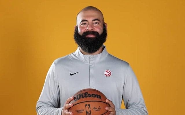 ホークスのオンシ・サレーがゼネラルマネージャーからバスケットボール運営部代表へ昇格