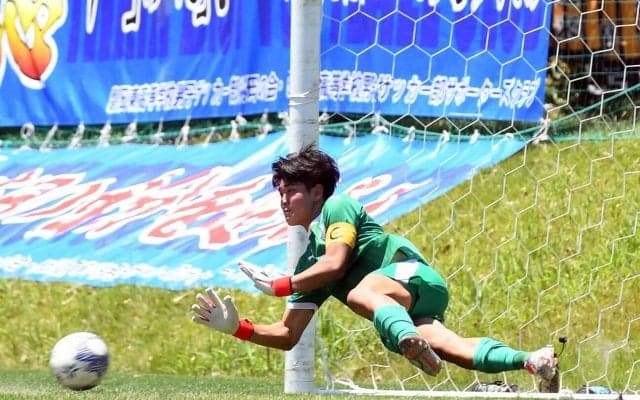 【高校サッカー】磐田東PK戦制し２大会連続４強　GK小沢周央「自分が勝たせたい」２本セーブ