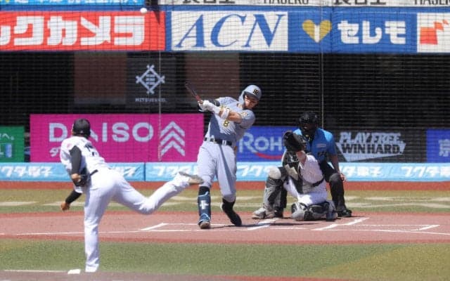 【阪神】佐藤輝明、森下とのアベック弾でトップ併走「頑張りたい」仲の良い後輩とキング争い