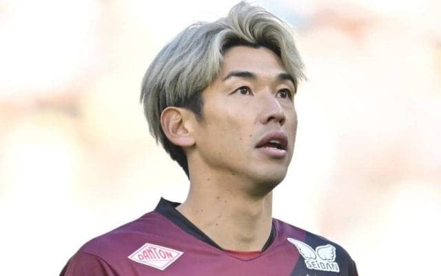 ｢W杯に連れて行け｣36歳・大迫勇也、首位決戦で圧巻ハット！古巣・鹿島を沈める”半端ない”直接FK弾に｢これでビール何杯でも飲める｣