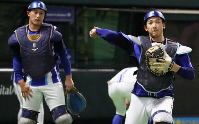 突然だった“正捕手”のトレードは「もちろんびっくりした」　首脳陣が証言した21歳の逸材が中心となる“競争”の現在地「1年前ならもっと苦しんでいた」【DeNA】