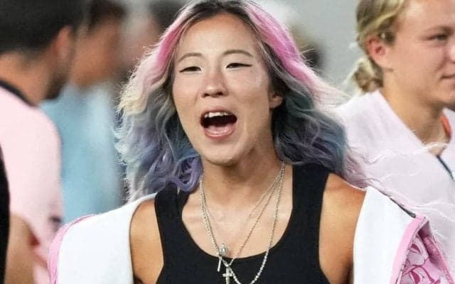 「誰も私の真似はできない」なでしこが誇る“サッカー界のガガ様”！天才的ボール捌きと尖ったファッションのギャップで世界を魅了