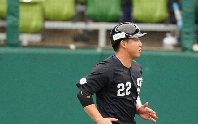 【西武】古賀悠斗が嵐「走り出せ♪」で四球選び一塁へ走る　岸潤一郎以外は全員嵐の人気曲で登場