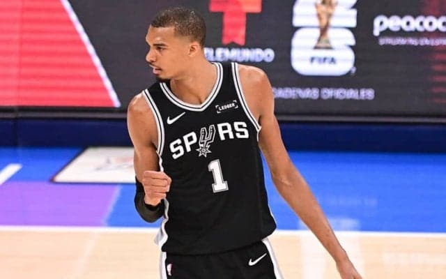シリーズ平均27.3得点10.9リバウンドを残したウェンバンヤマが満票でウェスト決勝MVPを受賞