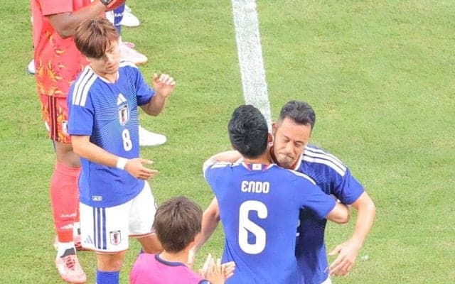 吉田麻也がくぐった「ひと区切り」の花道　３年半ぶりの日本代表でキャプテンマーク巻き１４分間プレー