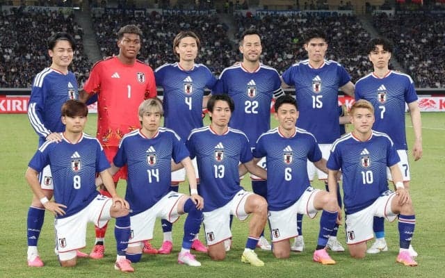 【日本代表】大規模なコレオ「FOR OUR GREATEST STAGE」試合前に披露