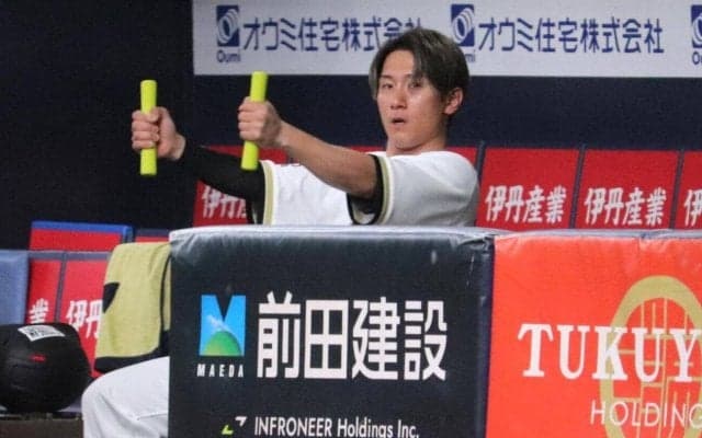 【とっておきメモ】「これ持ったら打てんねん」西川龍馬の安打を呼び込む「可愛い後輩」の愛用品