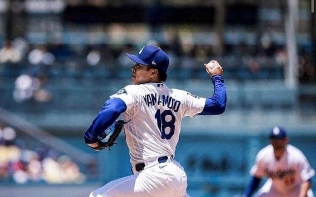 山本由伸が一体化してる！「クールすぎる」上下を黒で決めたファッションで７人組人気音楽グループと圧巻ショット「私の待ってたもの」「みんな美しい」