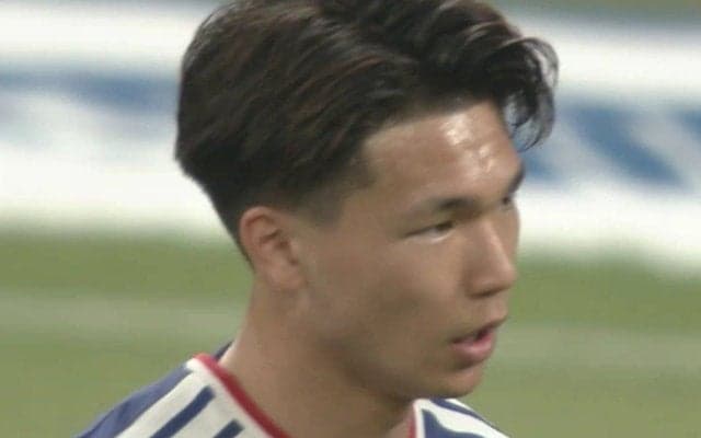 「いい劇薬になりそう」21歳日本代表FW、闘志むき出しのダブルタックルが話題に「ガツガツ感たまらん」「塩貝ファン大幅増」
