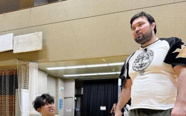 ウルフアロン、１９年間苦楽共にした元相棒の引退試合で万感「華々しくできてよかった」“一般人”の試合に異例の応援団＆ラジオ収録も