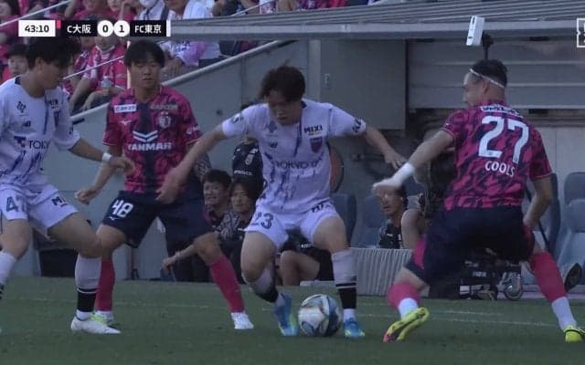 「なんで代表よばれてないねん」「バケモン」FC東京の19歳MF、圧巻ボールキープ＆キャリーに相手サポからも絶賛の声「Jリーグにいるレベルじゃない」