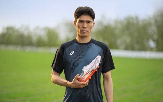 アシックス社、日本代表ＤＦ冨安健洋のプレー支えるスパイク「加速のしやすさと安定感があるので、プレーに集中することができます」６月下旬から発売