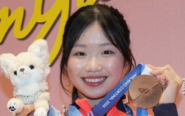 【フィギュア】中井亜美がアイスショーでへそ出しスタイルの衣装「かわいすぎる！」