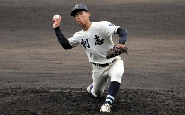 中国大会決勝で無四球完投、アンダースローの創志学園・請川陽万投手