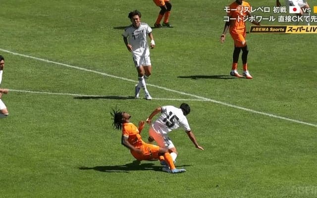 「ファウルちゃうだろー！」U-19日本代表が“不可解判定”の被害…解説やファンが驚愕「ナイスディフェンスです」「審判さんちゃんと見て」