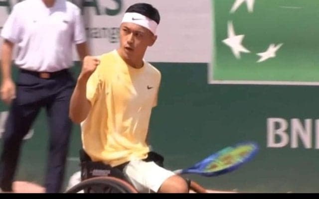 「つっよｗ」ガッツポーズ連発！車いすテニス世界王者・小田凱人、雨中断にも動じずストレートで初戦突破
