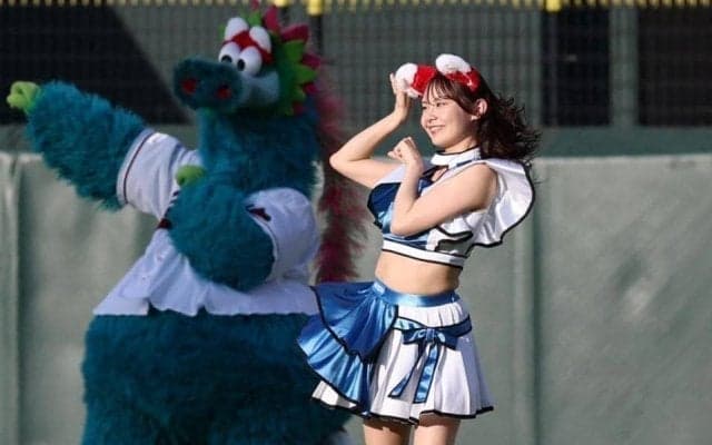 広島　マツダでファイターズガールが「きつねダンス」披露　交流戦ならではの企画で球場盛り上げる