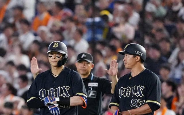 【オリックス】中川圭太が先制打「曽谷が頑張っていた」フォークを右膝つきながら拾う技あり打